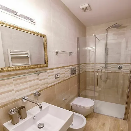 Cozy Flat Near Colosseum * Rome