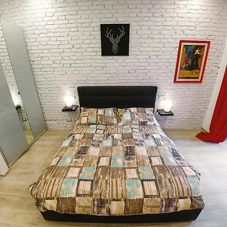 Cozy Flat Near Colosseum *